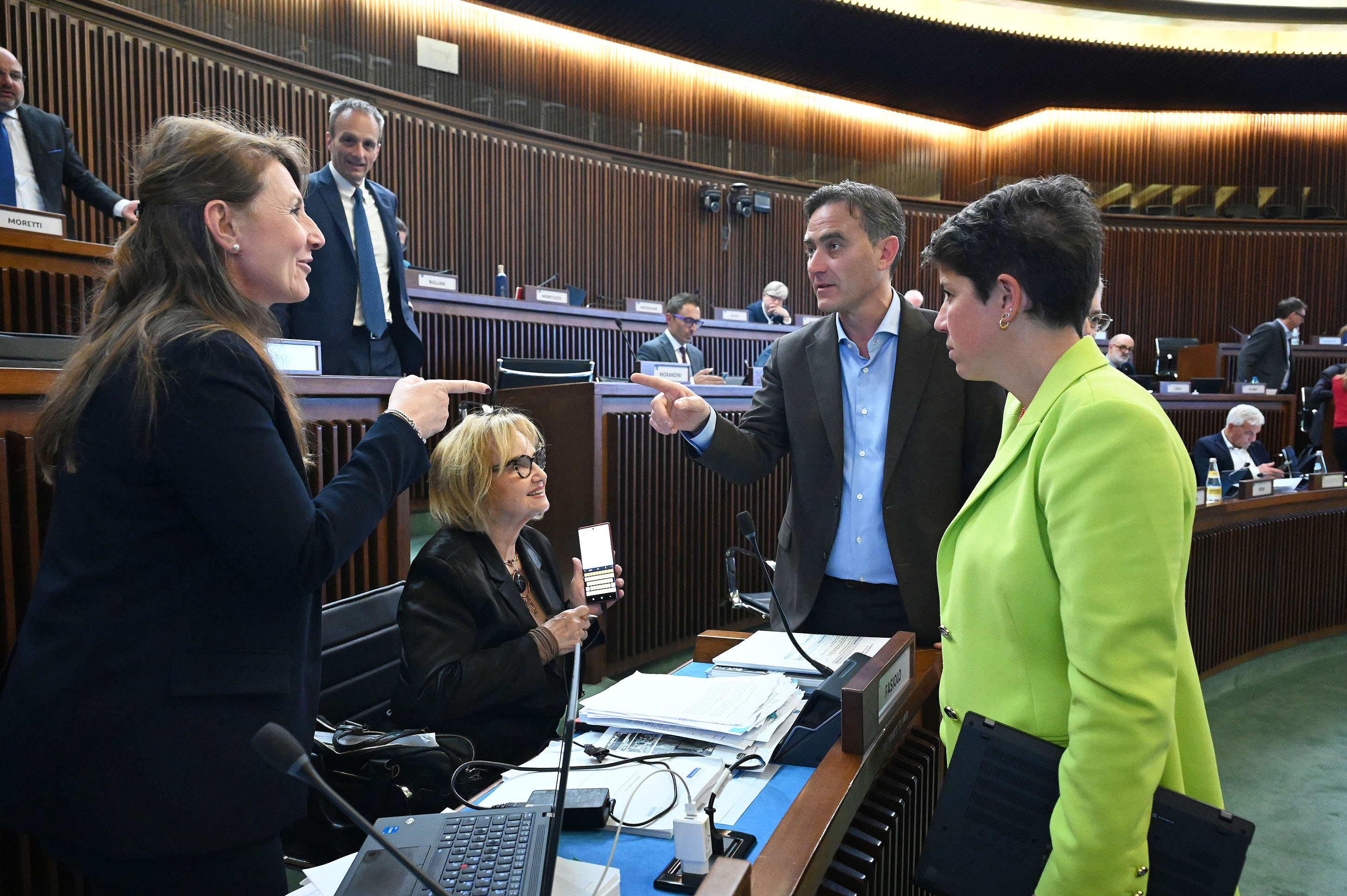 OMNIBUS/5. AULA UNANIME SU RISTORI 2026 CARO CARBURANTI PER 14,4 MLN